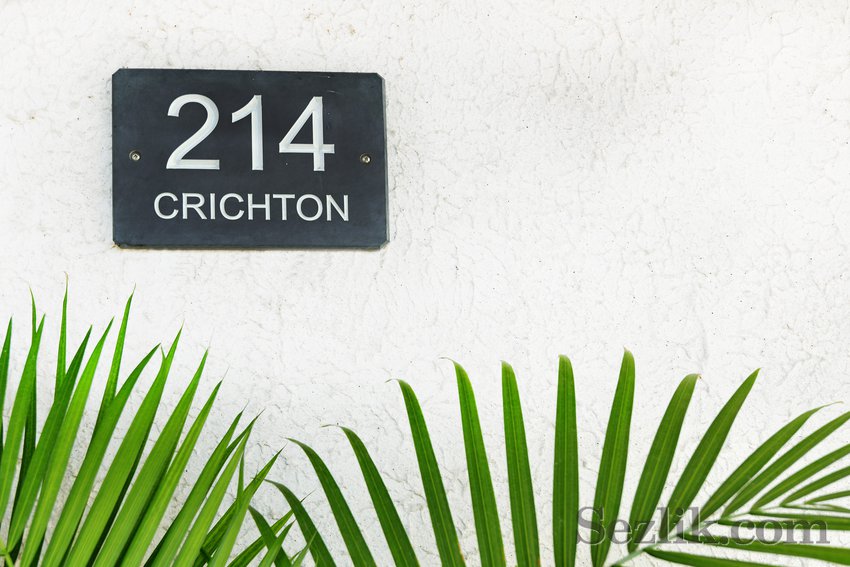 214 Crichton Street-37